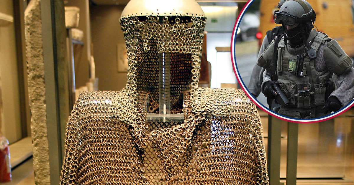This ridiculous WWI body armor somehow never managed to get fielded