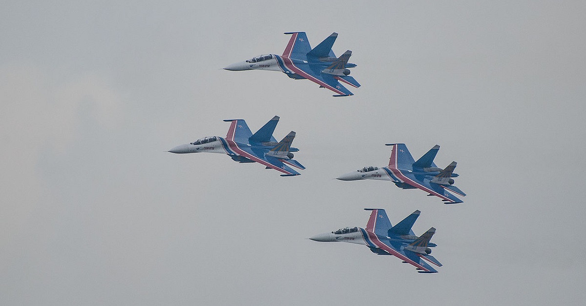 Russian ‘Flankers’ take off from the saddest carrier on the ocean