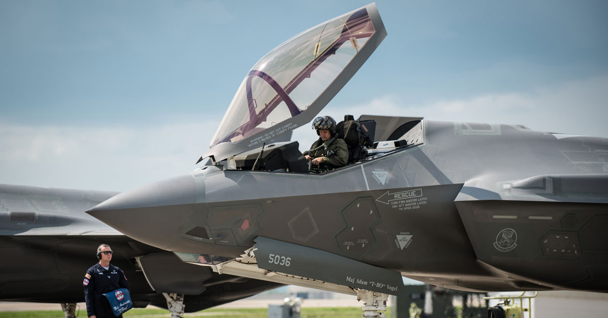 The Air Force has created an F-35 Oculus Rift game