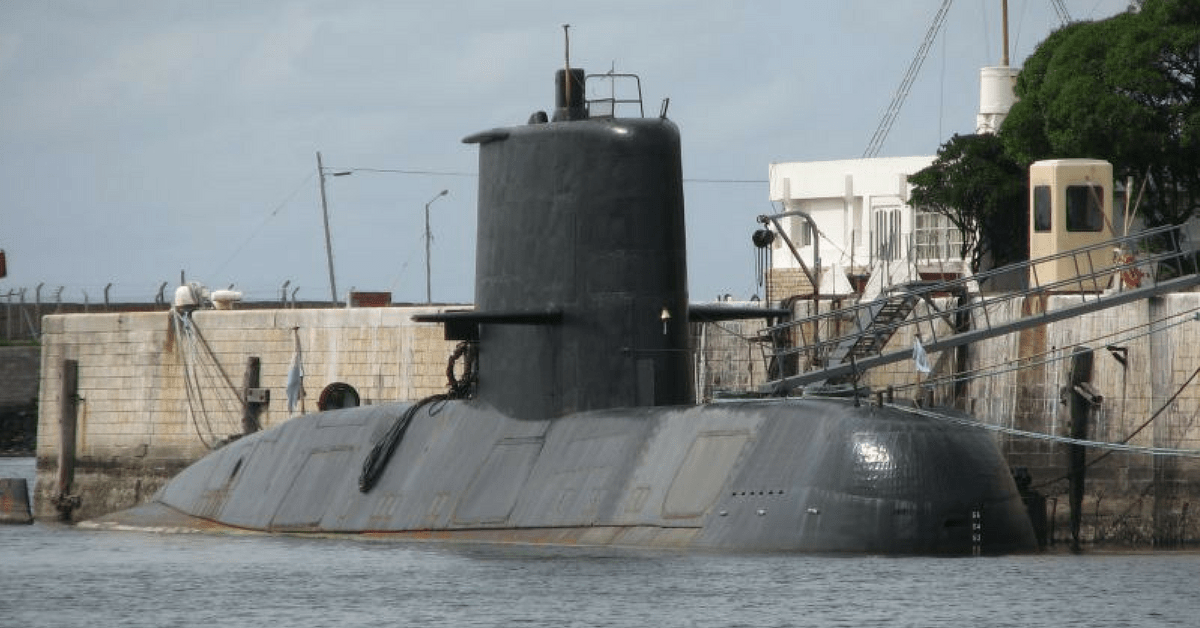 This is how the Navy rescues crews of sunken submarines