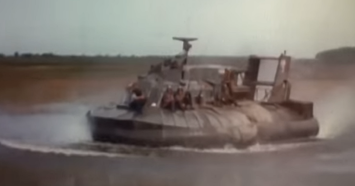 How US Marines get their vehicles ashore in a hurry