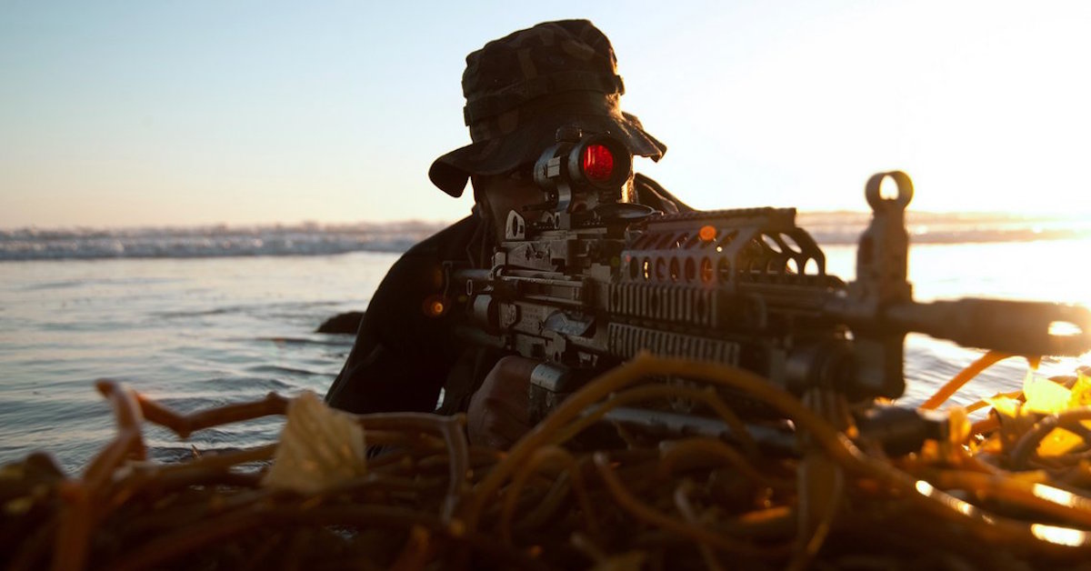 Watch Army Special Forces do their own dive training