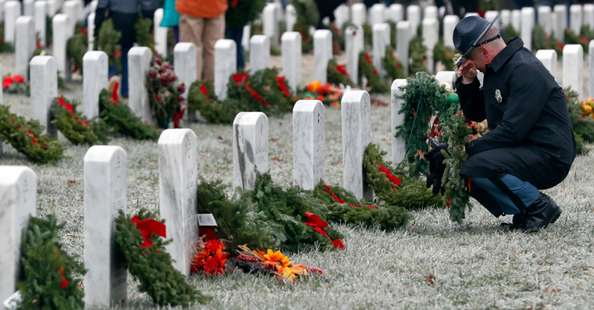 Where you can see the traveling Wreaths Across America exhibit this winter