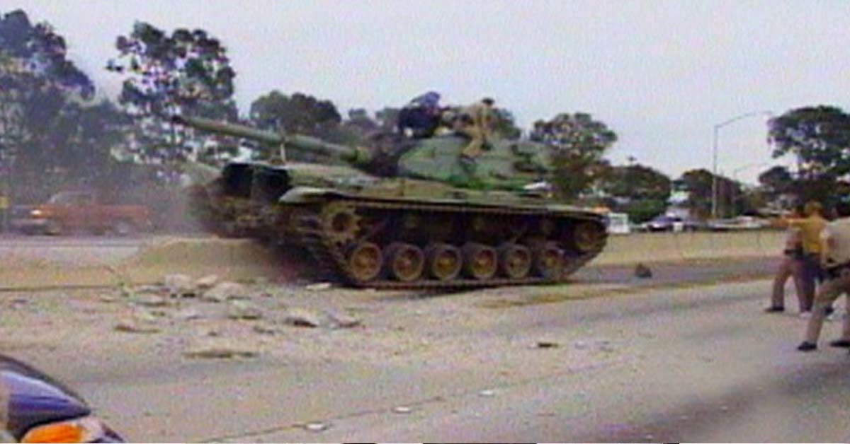 This video shows how the US military delivers tanks at 150 mph (and it’s nuts)