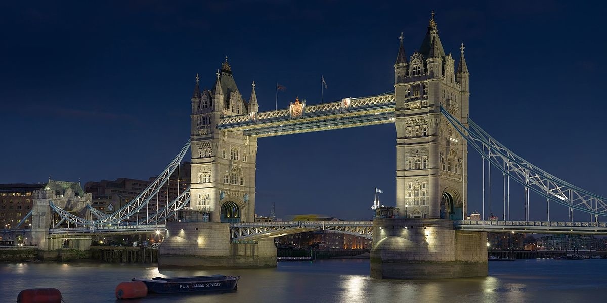 tower bridge in london