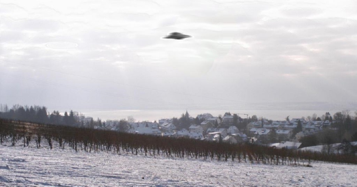 UFOs, aliens, and the Navy—oh my!