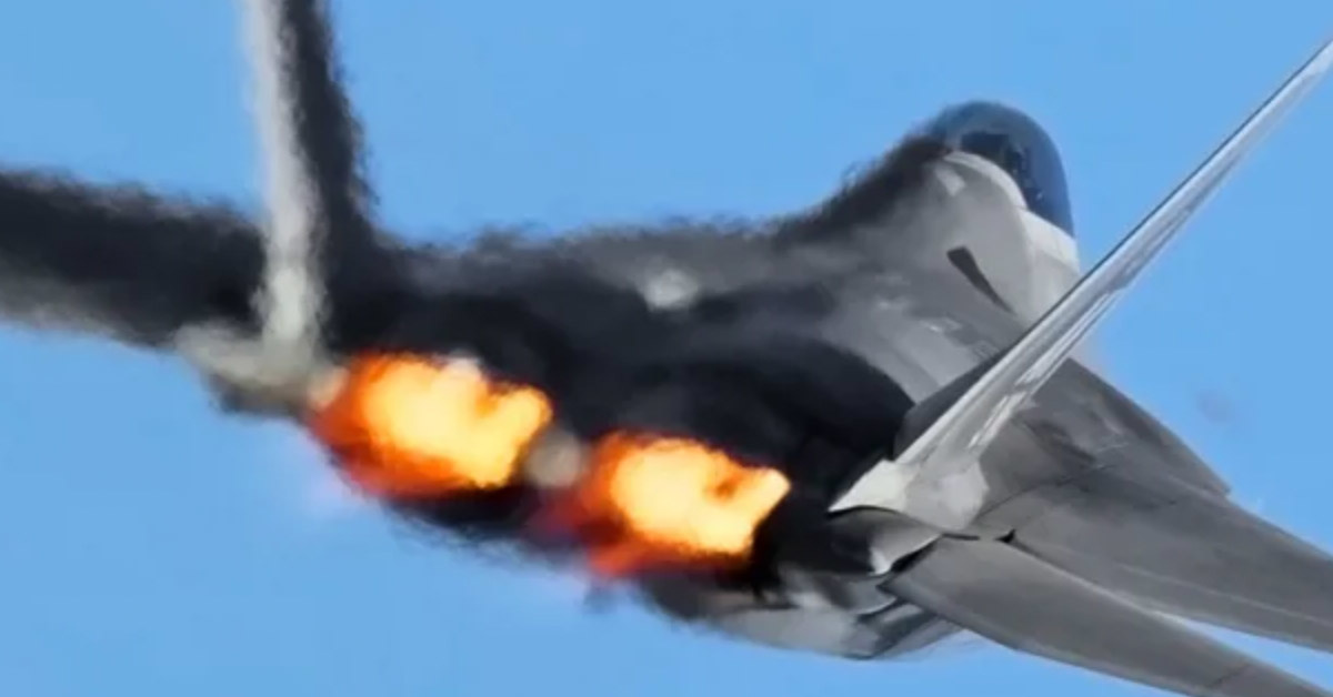 The hilarious real reason why the F-22 can’t be hacked